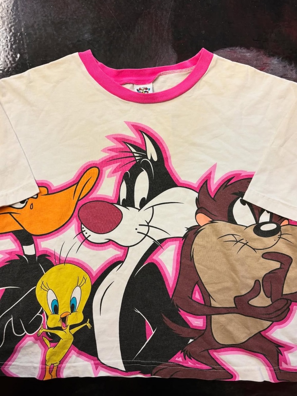 Vintage Looney Tunes from 1993 pink and white tee